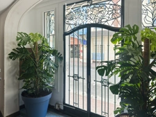 Deauville hyercentre, dans une résidence art-déco bel appartement 2 chambres à rafraichir, plage et commerces à pied – idéal habitation ou bureaux