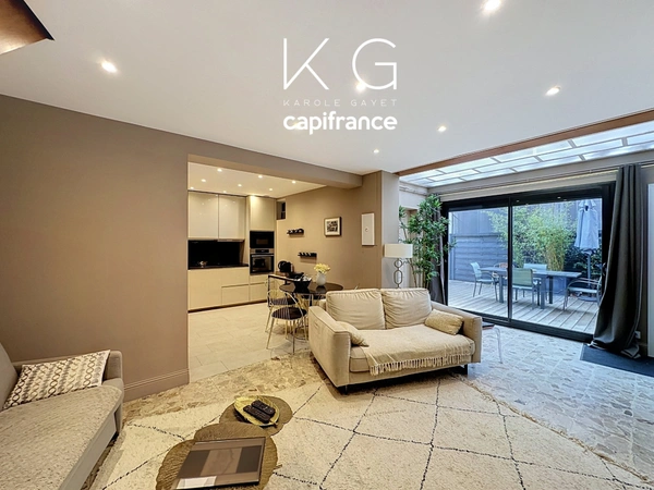 Deauville, proche place Morny, ravissante maison de ville à vendre 3 chambres avec terrasse de 34 m2 bien exposée