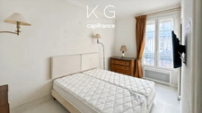 Deauville town centre, 2-bedroom apartment (60 sq m) within walking distance of the beach and shops – ideal for residential or office use
