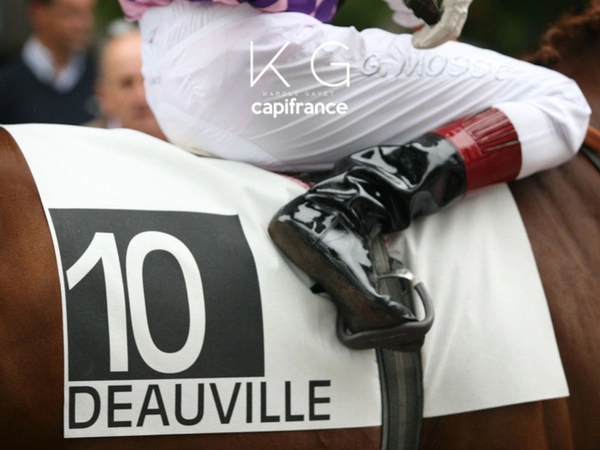 Deauville hypercentre, à vendre fonds de commerce de restauration avec terrasse, potentiel à exploiter, clientèle fidèle, très forte visibilité