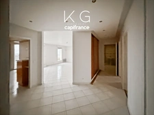 Caen, Folie Couvrechef district, 2-bedroom apartment for sale, top floor, south-facing, with underground garage