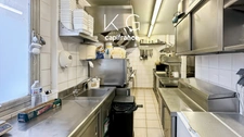 In the heart of Caen, restaurant business for sale, excellent visibility on a busy commercial street