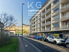 Caen hypercentre, murs commerciaux 99 m2 occupés à vendre proche Château, rentabilité brute de 7,5%
