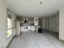 Location Appartement T4 de 74,94m²- résidence récente-ascenseur-balcon-place de parking privative