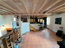 À louer – Maison en pierre rénovée meublée avec terrain – Saint-Romain-en-Jarez**