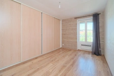 Givors-freydière appartement au second étage 77m² - 2 chambres-place de parking privative