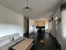 Givors Dépôt d'environ 400m² à réhabiliter avec Maison de 73m² - 