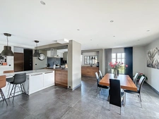 Maison familiale de 146 m² avec piscine, 2 garages et vue dégagée – Chabanière (Saint-Maurice-sur-Dargoire)