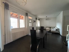 Givors Dépôt d'environ 400m² à réhabiliter avec Maison de 73m² - 