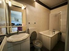 Maison de ville à fort potentiel – 65,69 m² habitables + balcon+ sous-sol de 46 m² – Grigny-sur-Rhône