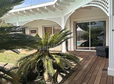ANDERNOS LES BAINS (33) - Architect-designed villa of 350m² - 5 rooms and more, a stone's throw from the BASSIN