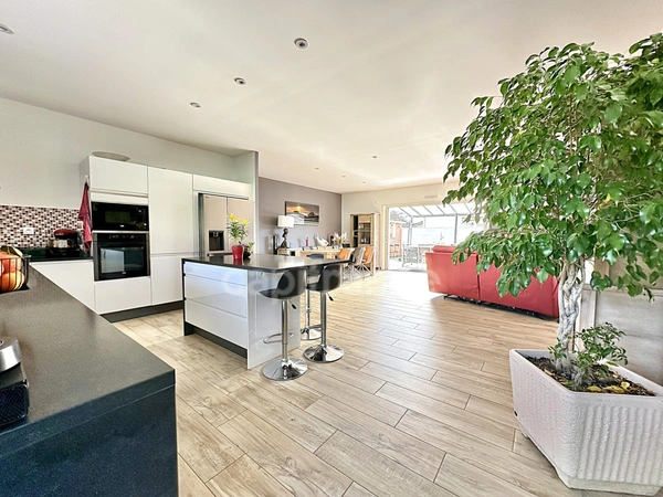  AUDENGE (33) Maison PLAIN-PIED- centre ville-Calme-112m2-3ch-double garage -terrain 560m²