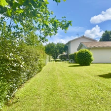  BIGANOS (33) - Duplex house - 60m² - 2 bedrooms - terrace - green space
