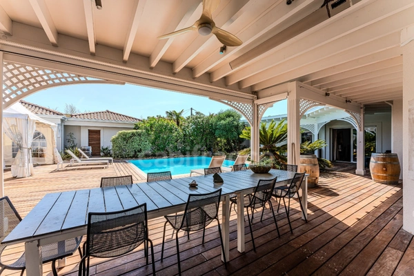 ANDERNOS LES BAINS (33) - Villa d'architecte de 350m² -5 pieces et plus à deux pas du BASSIN