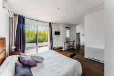 ANDERNOS LES BAINS (33) - Architect-designed villa of 350m² - 5 rooms and more, a stone's throw from the BASSIN
