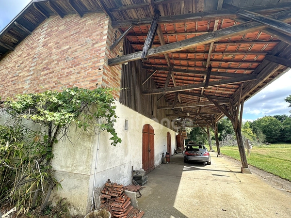 Maison de Maitre - dépendances - parc de 1,2 Ha - hypercentre de SALLES (33)