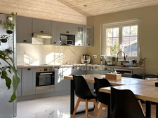 LANTON (33) TAUSSAT LES BAINS - Renovated single-storey house of 157m² - Suitable for professional practice - prime location