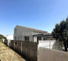  LANTON (33) Bassin side - 3-room duplex house - 74m² - terrace - small garden - indoor parking