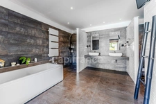 ANDERNOS LES BAINS (33) - Architect-designed villa of 350m² - 5 rooms and more, a stone's throw from the BASSIN