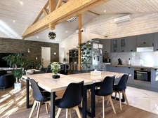 LANTON (33) TAUSSAT LES BAINS - Renovated single-storey house of 157m² - Suitable for professional practice - prime location