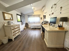 LANTON (33) TAUSSAT LES BAINS - Renovated single-storey house of 157m² - Suitable for professional practice - prime location