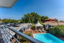 ANDERNOS LES BAINS (33) - Architect-designed villa of 350m² - 5 rooms and more, a stone's throw from the BASSIN