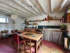 Maison de campagne 3 pièces 2 chambres séjour cuisine salle de bains jardin dépendance cave NOUZERINES (23) 109 900€