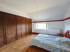 House for sale, 9 rooms, 282 m², living room, dining room, 4 bedrooms, garden, garage. 20 min from Montluçon (03), 3h30 from Paris