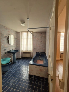 Indre (36) : maison de bourg à vendre 4 pièces de 156 m2 Véranda jardin clos et appartement supplémentaires !