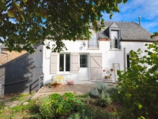 Maison de campagne 3 pièces 2 chambres séjour cuisine salle de bains jardin dépendance cave NOUZERINES (23) 109 900€