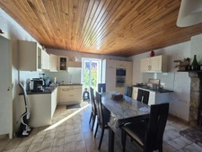 Maison à vendre 10 pièces proche de AIGURANDE (36) 2 maisons habitables 1 maison de gardien 1 grande grange Propriété de caractère 220 m² habitables À 4 km d’Aigurande !