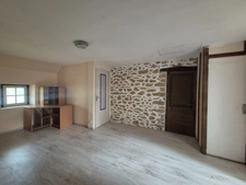 Maison à vendre 5 pièces 3 chambres  terrain 1500 m² dépendances ORSENNES (36)