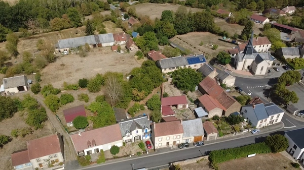 Propriété à vendre, maison 120 m²+ ancienne école 250 m², terrain 1500 m² bétete   Creuse (23) 