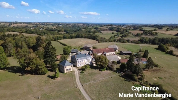 Château du XVIᵉ siècle à Aigurande - 600 m² habitables - 9 ha de prairies et bois – Pays de George Sand Indre (36) 599 000 €