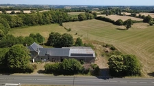 Maison à vendre 105 m² 3 chambres 6 pièces dépendances 6.5 hectares terrain et bois  AIGURANDE (36)