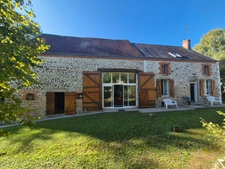Maison à vendre 10 pièces proche de AIGURANDE (36) 2 maisons habitables 1 maison de gardien 1 grande grange Propriété de caractère 220 m² habitables À 4 km d’Aigurande !