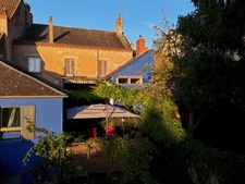 Maison de caractère à vendre 6 pièces LA CHATRE (36) 4 chambres, 2 garage, terrasse, jardin, rivière 269 900€