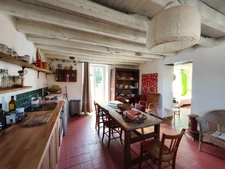 Maison de campagne 3 pièces 2 chambres séjour cuisine salle de bains jardin dépendance cave NOUZERINES (23) 109 900€