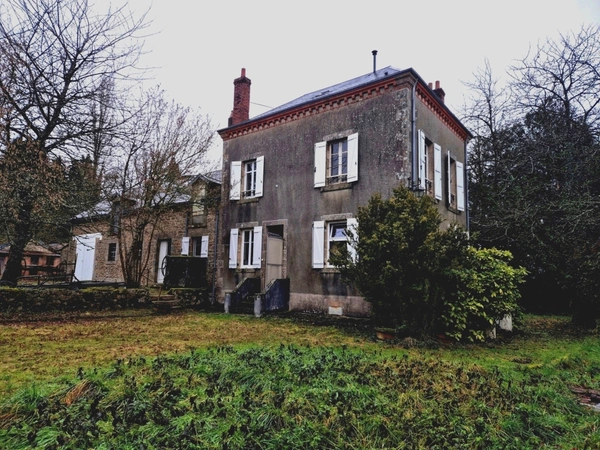 Maison à rénover 180 m² 14 pièces ORSENNES (36) terrain 2 Hectares dépendances puits proche Aigurande Éguzon