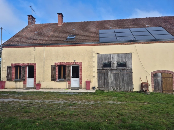 Maison à vendre 5 pièces 3 chambres  terrain 1500 m² dépendances ORSENNES (36)