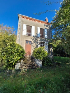 Maison à rénover 180 m² 14 pièces ORSENNES (36) terrain 2 Hectares dépendances puits proche Aigurande Éguzon