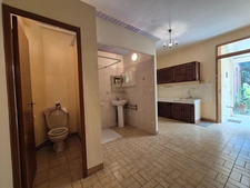 Indre (36) : maison de bourg à vendre 6 pièces de 156 m2 Véranda jardin clos et appartement supplémentaires !