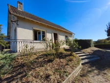 Maison à rénover CHÉNIERS 23 cuisine séjour 3 chambres garage terrain 1948 m² 73 000 €