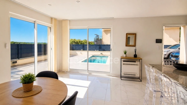 Maison, piscine, appt indépendant et terrain détachable de 300 m², viabilisée.  – usage mixte possible – Farges (01550)
