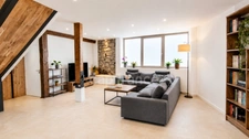 Maison à vendre 15 pièces CROZET (01)