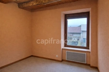 Ancienne ferme réhabilitée – 4 appartements T4 en triplex – Crozet