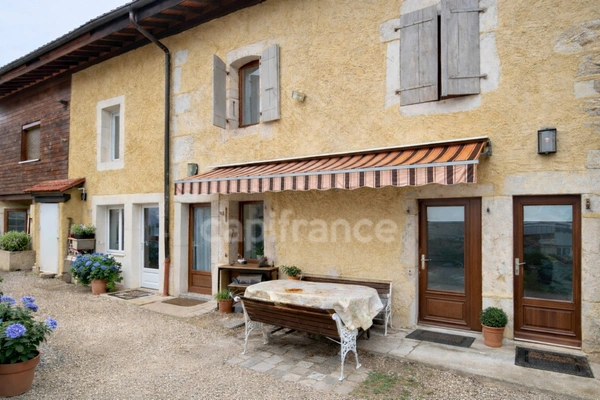 Ancienne ferme réhabilitée – 4 appartements T4 en triplex – Crozet
