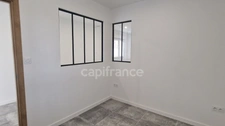 Maison, piscine, appt indépendant et terrain détachable de 300 m², viabilisée.  – usage mixte possible – Farges (01550)