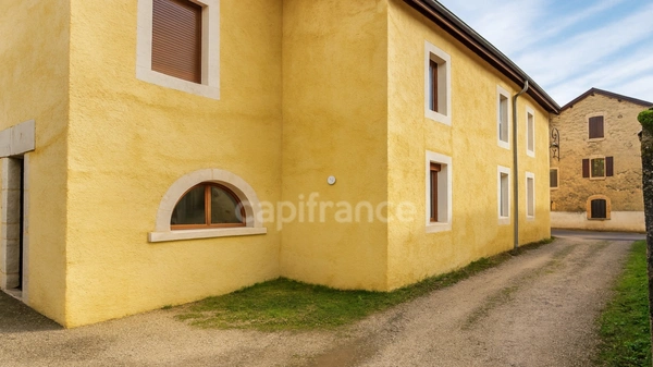 Ancienne ferme réhabilitée – 4 appartements T4 en triplex – Crozet