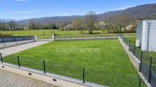 Maison, piscine, appt indépendant et terrain détachable de 300 m², viabilisée.  – usage mixte possible – Farges (01550)
